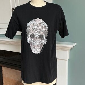 Rare Alexander McQueen unisex black skull T shirt for V&A Savage beauty exhibit
